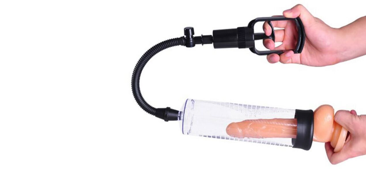 Unha bomba de baleiro axudarache a agrandar rapidamente o teu pene na casa